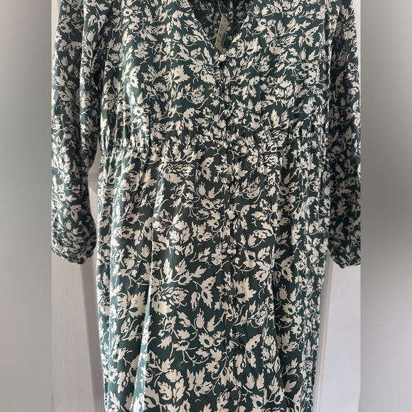 Madewell green V-Neck Button-front Mini Dress in Forest Leaves long sleeves - Picture 8 of 12